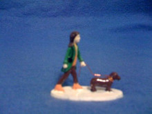 PAINTED PEWTER LADY WALKING DOG O GAUGE