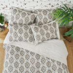 carol & frank Freddie Quilt - Onyx