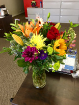 A THOUGHTFUL GUESTURE VASE