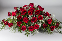 FRESH ROSE FLORAL MIX CASKET SADDLE
