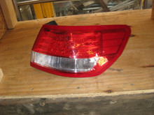 Lincoln MKZ 08	Right Taillight (00057)