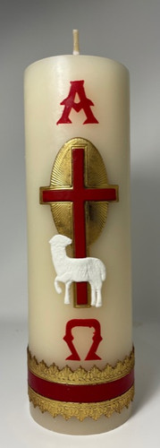 CIRIO DE CERA 3''X9'' DECORADO EN BAJO RELIEVE EN ROJO, BLANCO Y DORADO. CON RESPLANDOR

