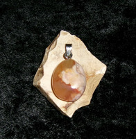 Pendant with CHIMERA