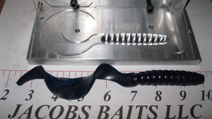 Twister Tail Bait - 8 - 1 cavity mold