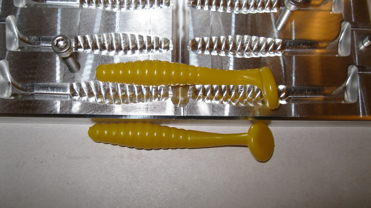 Paddle Tail - 3 Bait - 6 cavity mold - JACOBS MOLD & MACHINE