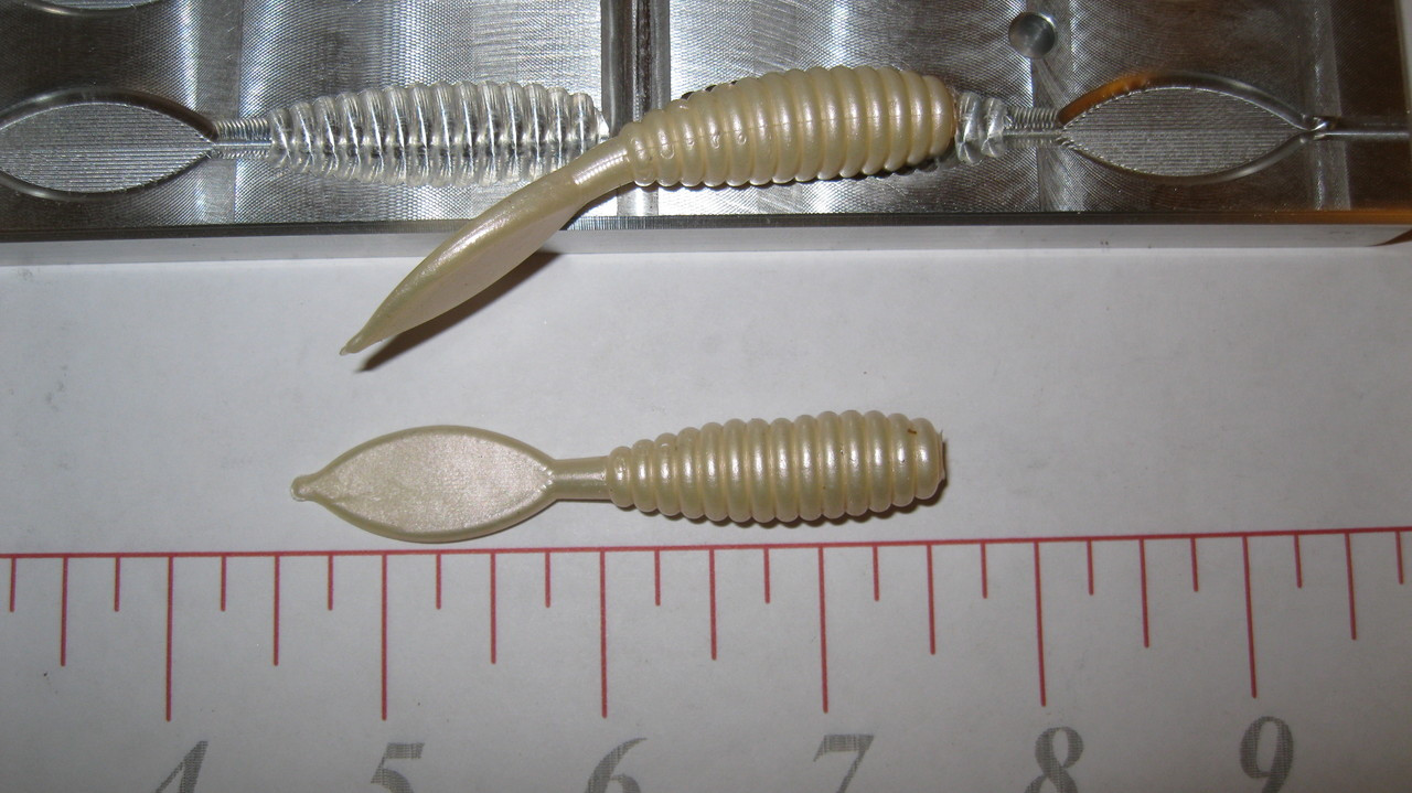 Soft Plastic Bait Molds. - Miscellaneous mold items - Injector