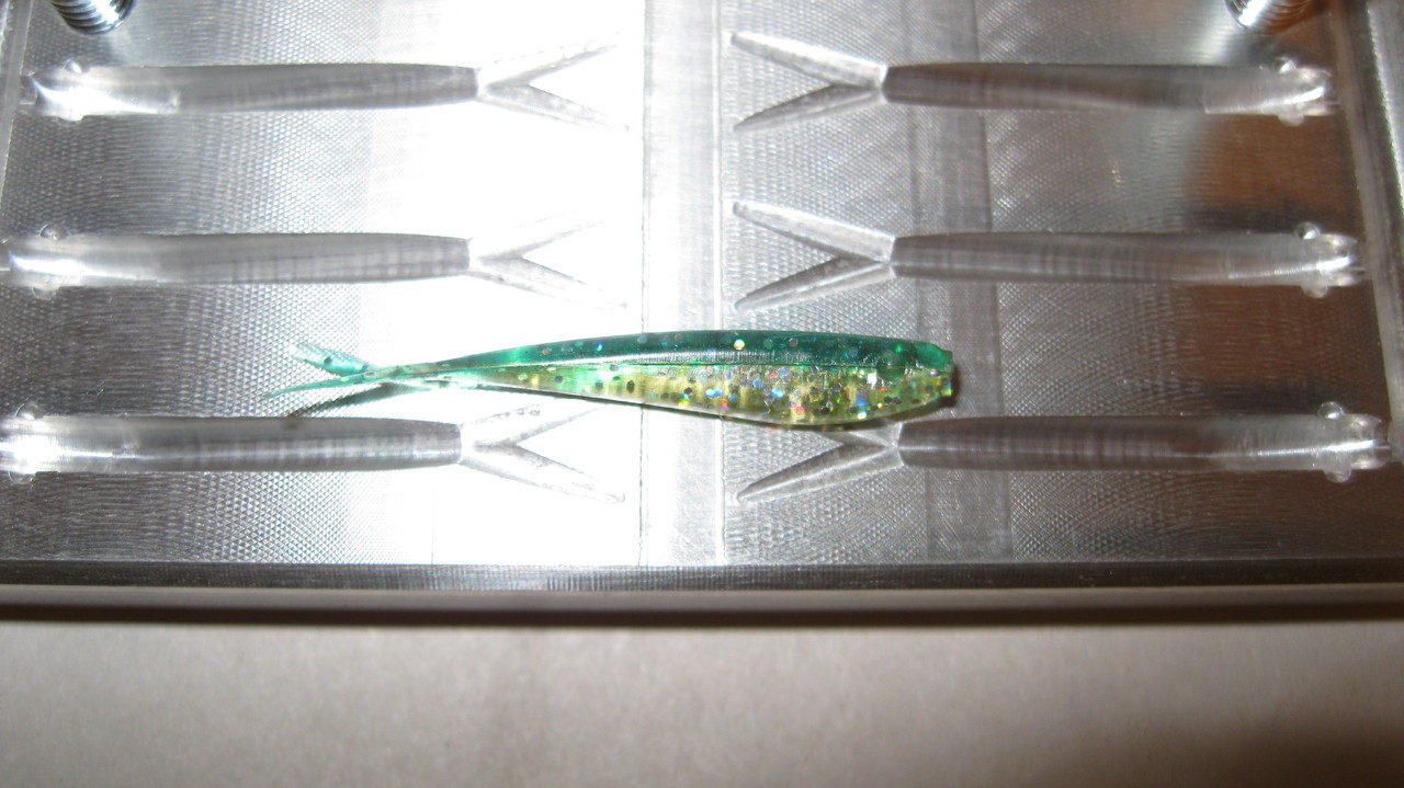 Silver Fish - 1 1/2 - 20 cavity mold