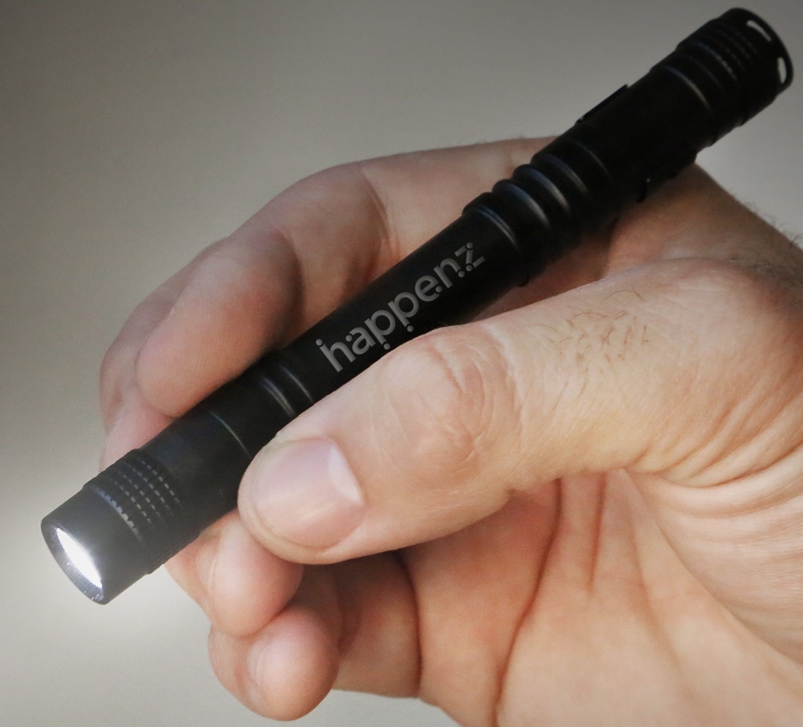 40lumen-cob-penlight-blk-on.jpg