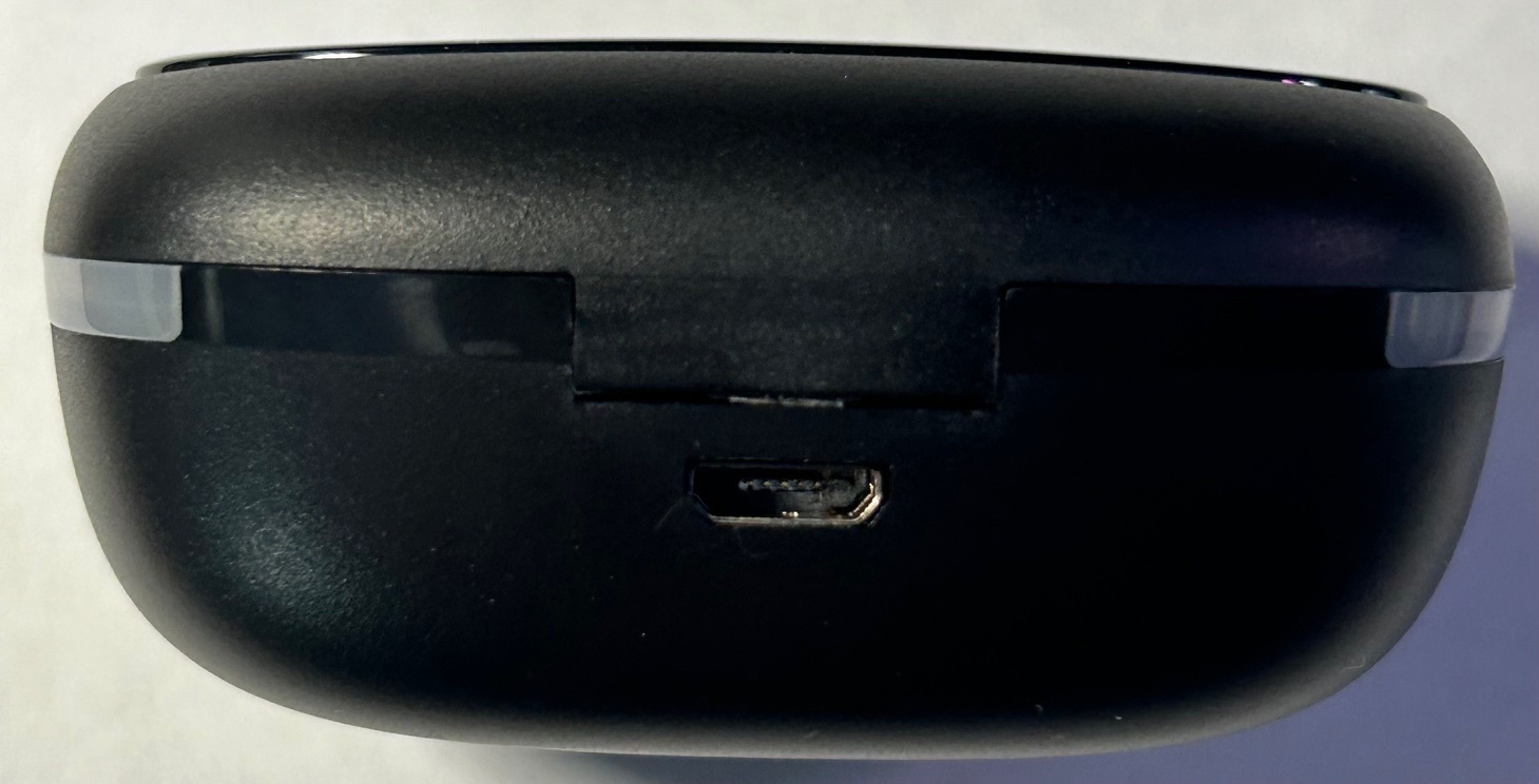 premiumearbudheadphone-charge-station.jpg