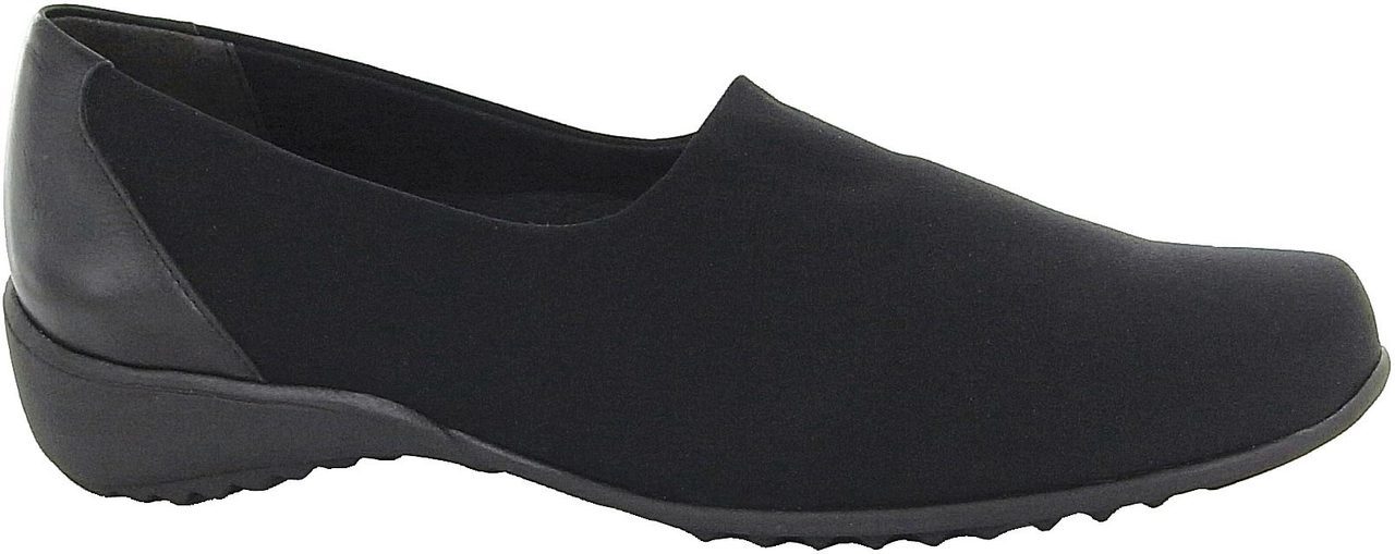 best women's flat shoes for travel