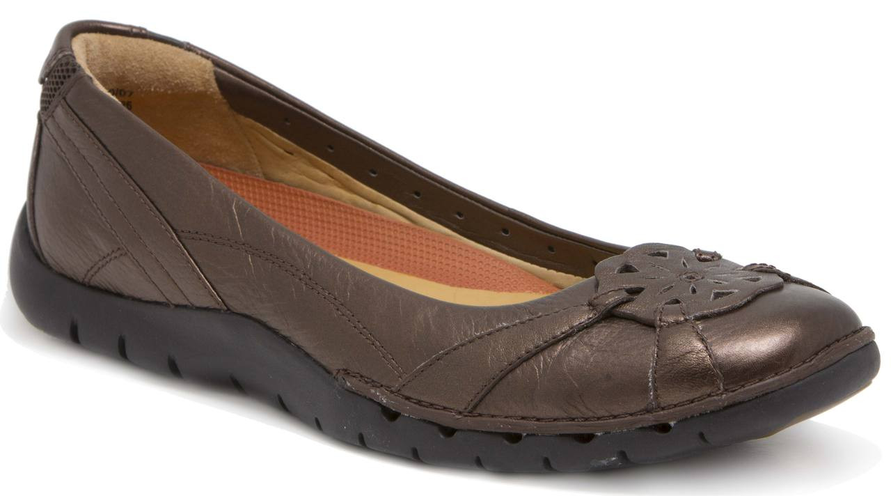 clarks brown slip on shoes