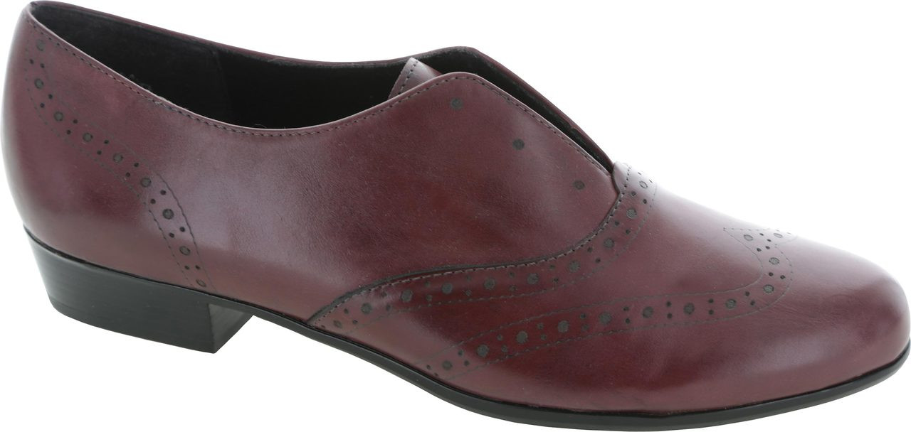 munro ladies dress shoes