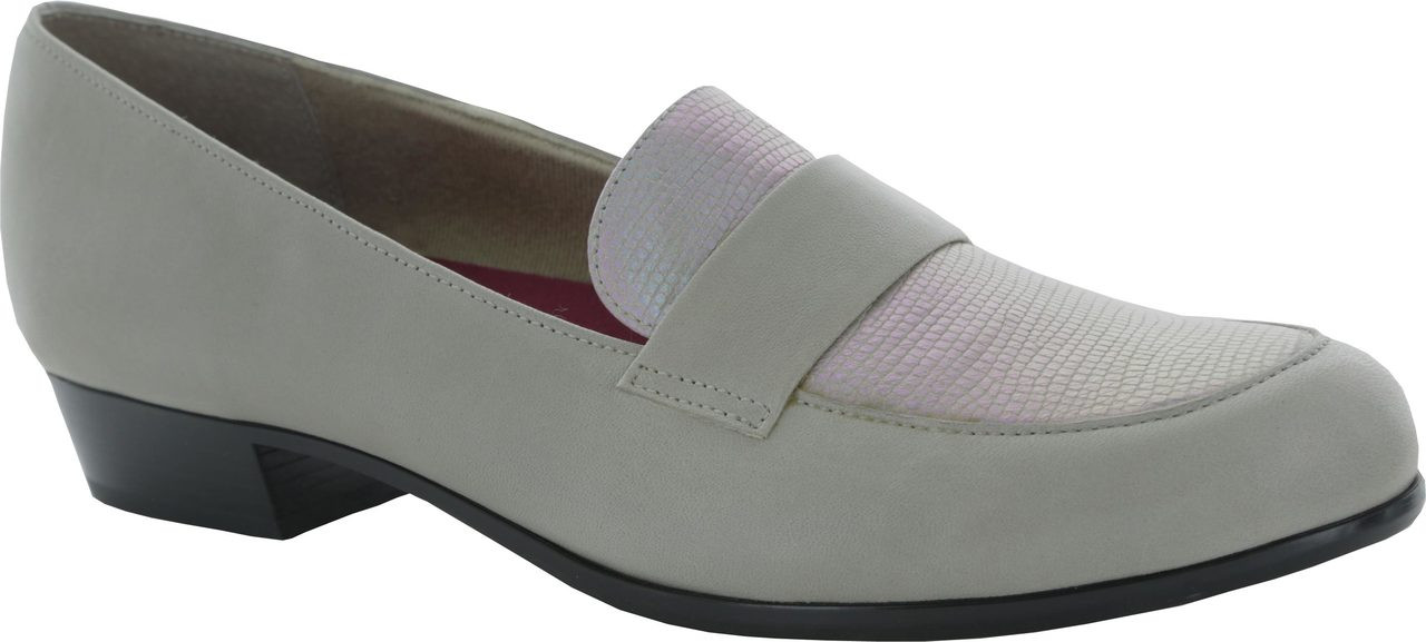 munro kiera loafer