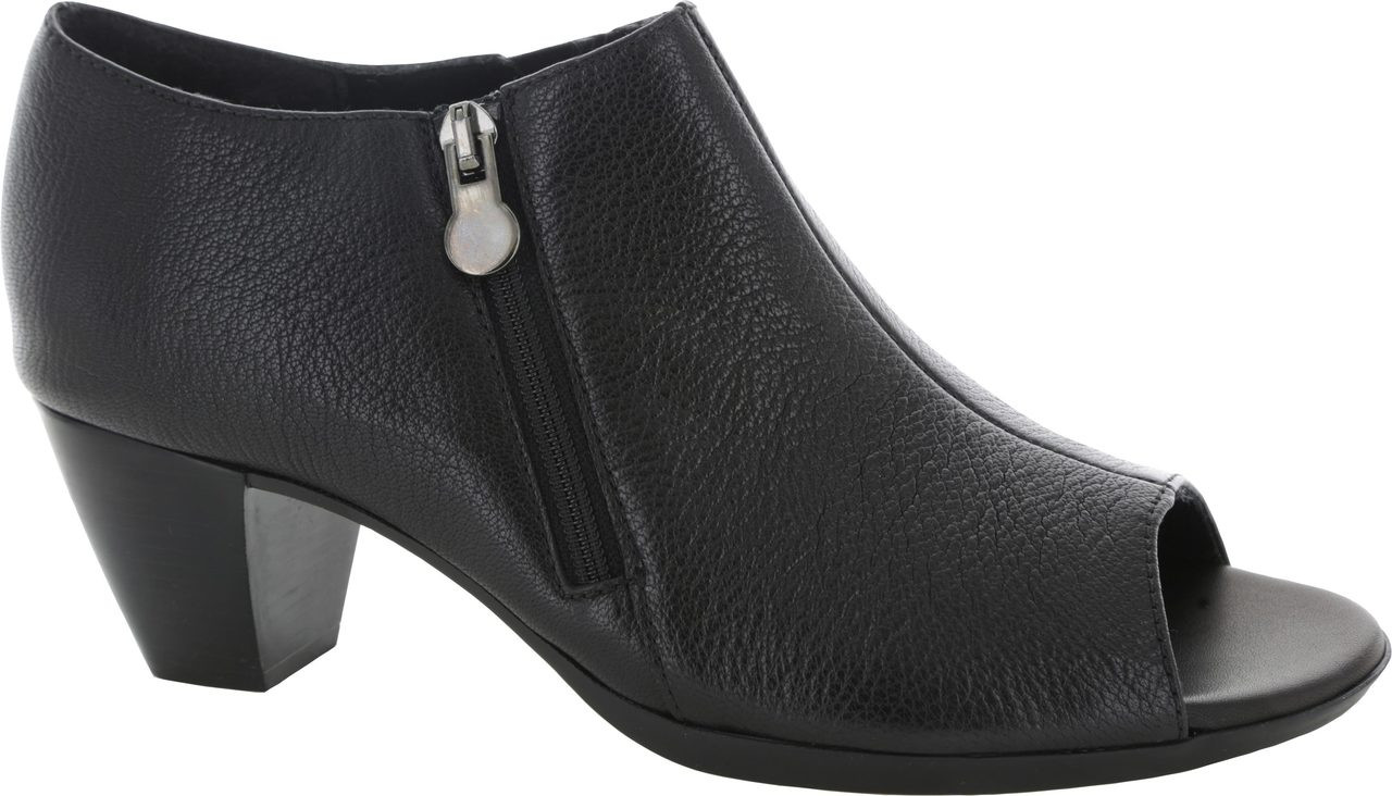 ugg luisa bootie