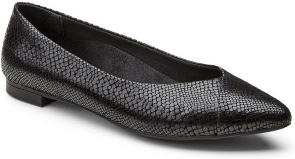 black vionic flats