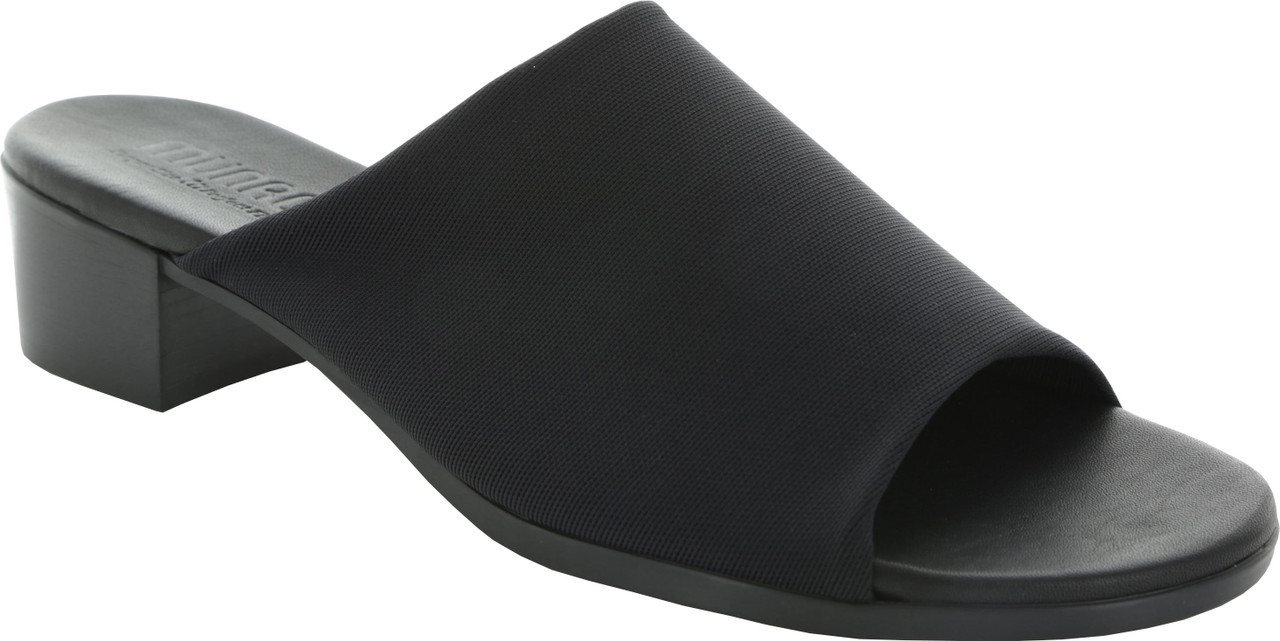 munro beth slide sandal