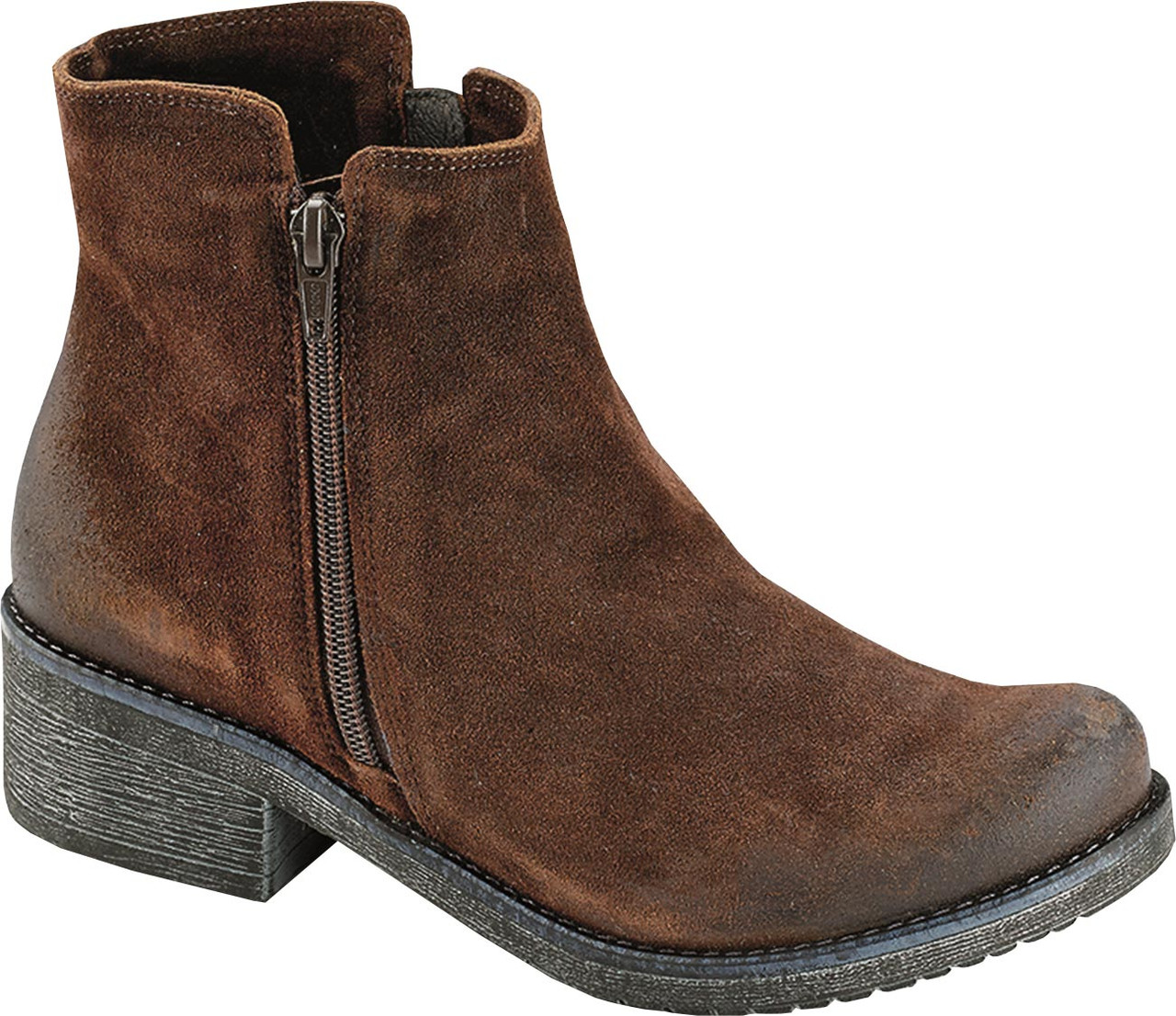 naot wander boot