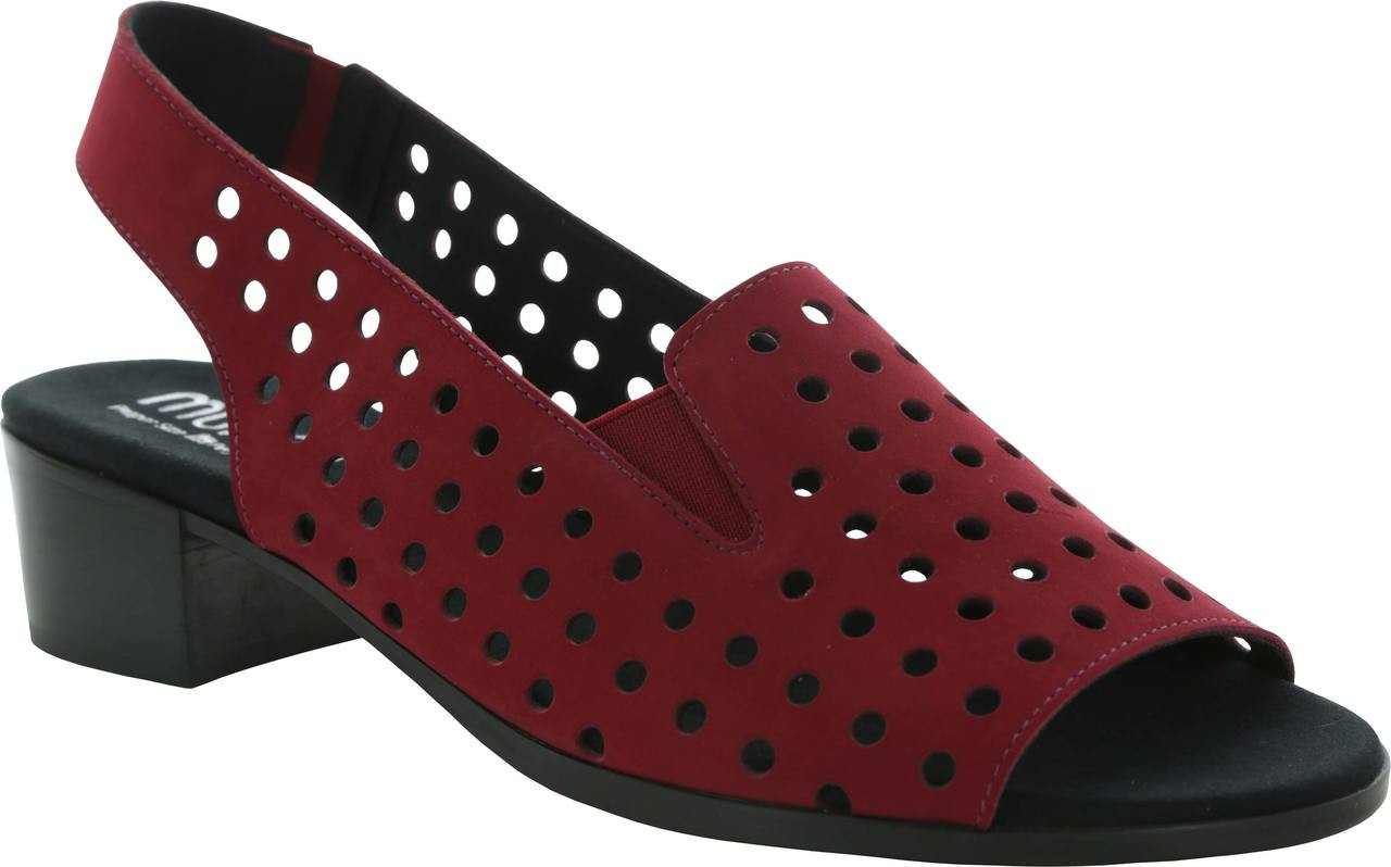 munro mickee slingback
