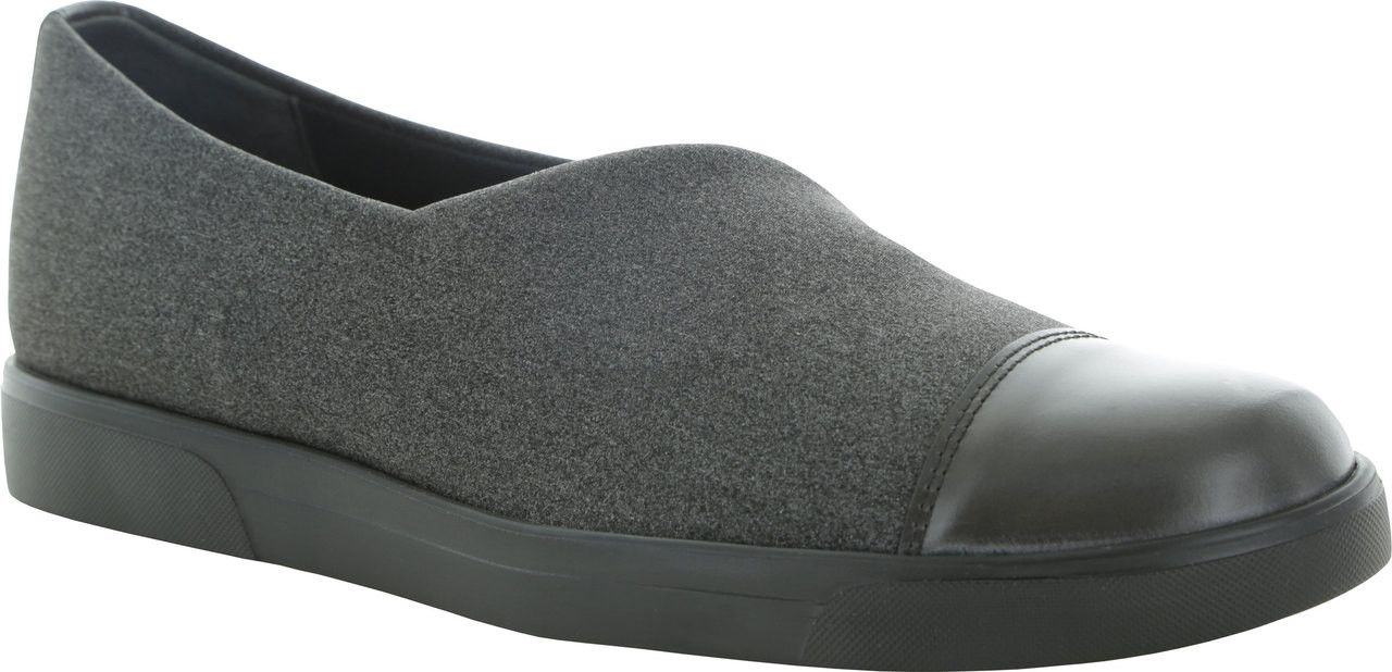 munro plum shoe