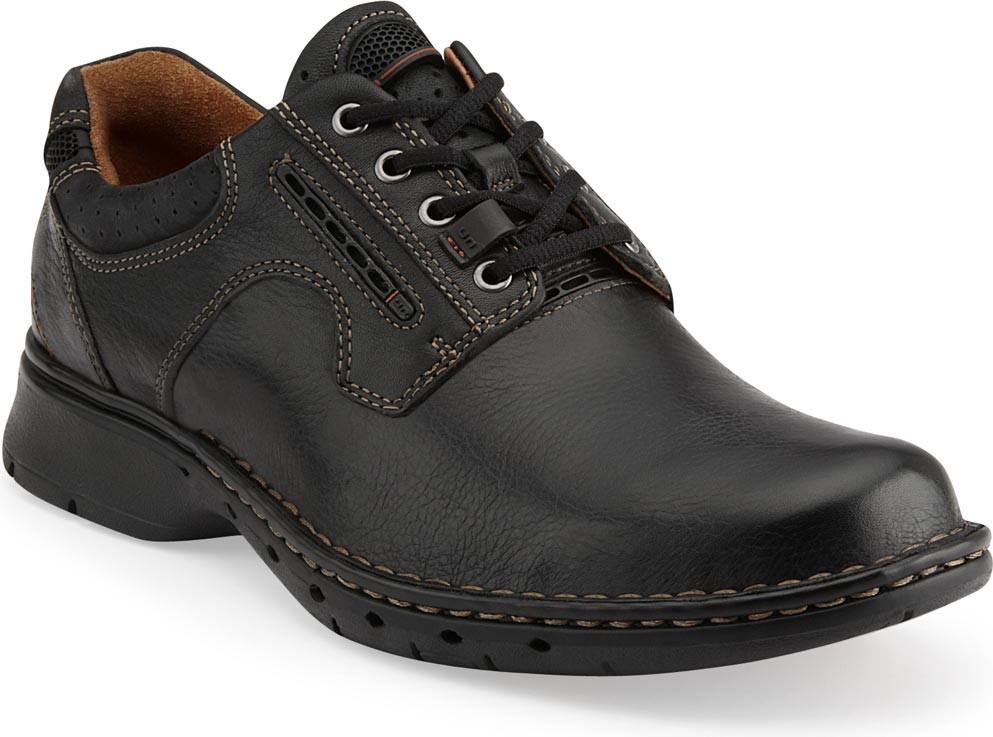 black clarks mens