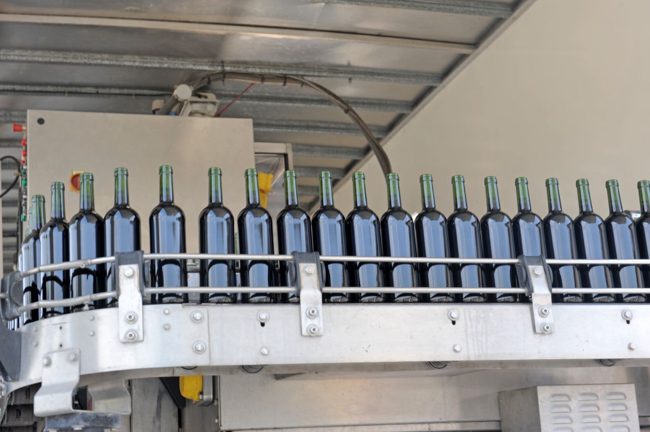wine bottle liquid filling machine