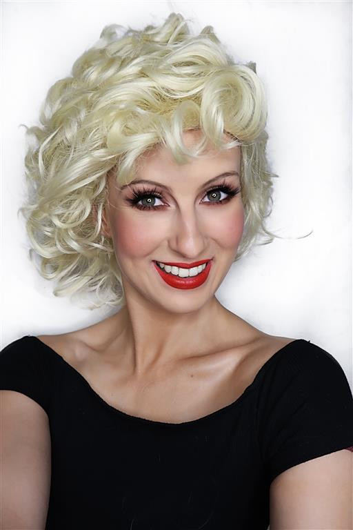 blonde 1950s wig