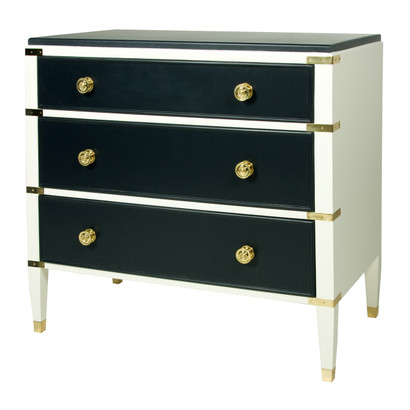 Gramercy Chest
Body Finish: Linen
Drawer, Door and Top Finish: Navy
Chest Straps: Polish Brass
Toe Caps: Polish Brass
Knobs: Polish Brass VI