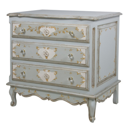 French Chest
Finish: French Blue / Linen / Gold
Hand Painted Motif: Verona
Knobs: Glass Knobs with Gold Base