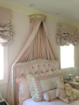 Bed Crown: Versailles Crème / Versailles Pink