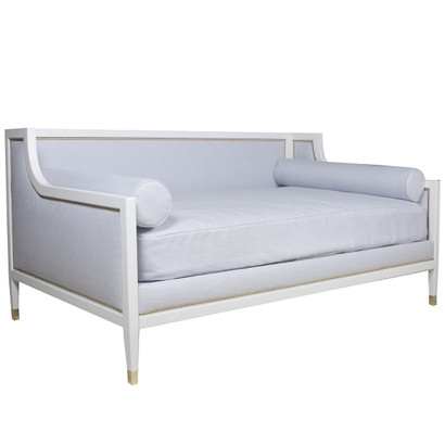 Gramercy Daybed
Bed Size: Twin
Finish: Snow
Fabric: AFK Hopsack Snow
Nail Heads: Polished Brass
Toe Caps: Polished Brass