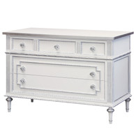 Marcheline Chest
Finish: Snow
Trim Out: Silver Gilding
Knobs: Glass Knobs with Silver Base and Florets in Silver Gilding