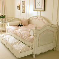 Charlotte            Daybed