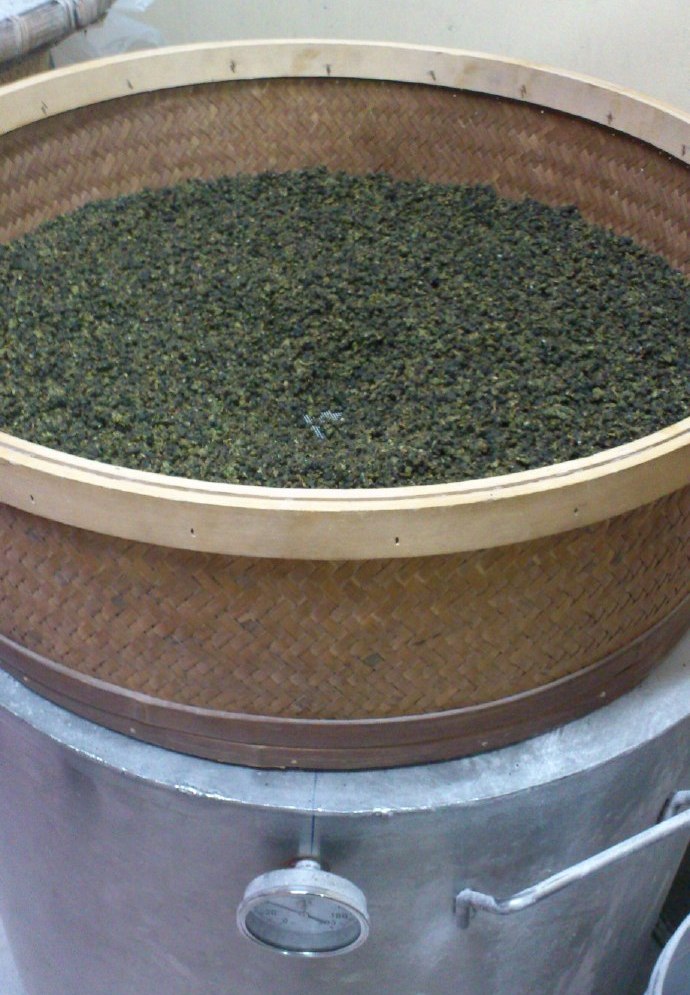 high-mountain-dark-roasted-dong-ding-oolong-3-.jpg