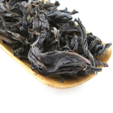 Da Hong Pao is one of the most famous oolong teas in the world. It comes from the famous Wuyi mountains.