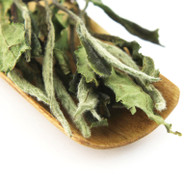 A very popular white tea containing both buds and mature leaves.