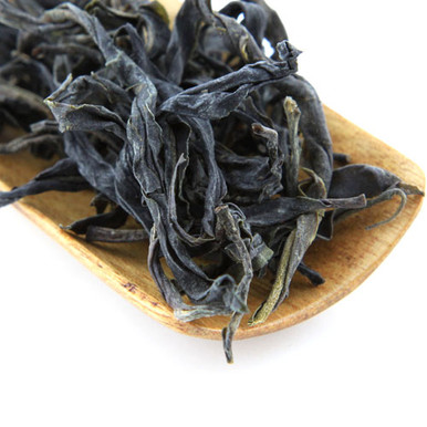 Our Purple Pu’er is an aged raw pu’er from 2009.