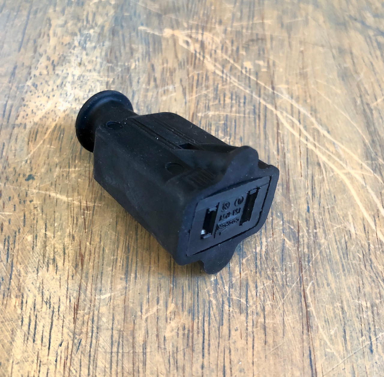 2 Prong Female Plug End With Rubber Shell