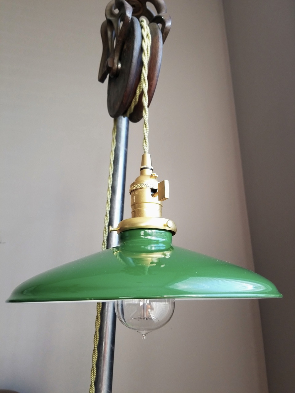 Green Porcelain Enamel Lamp Shade | Round Metal Lamp Shade Green Porcelain Enamel Lamp Shade | Round Metal Lamp Shade