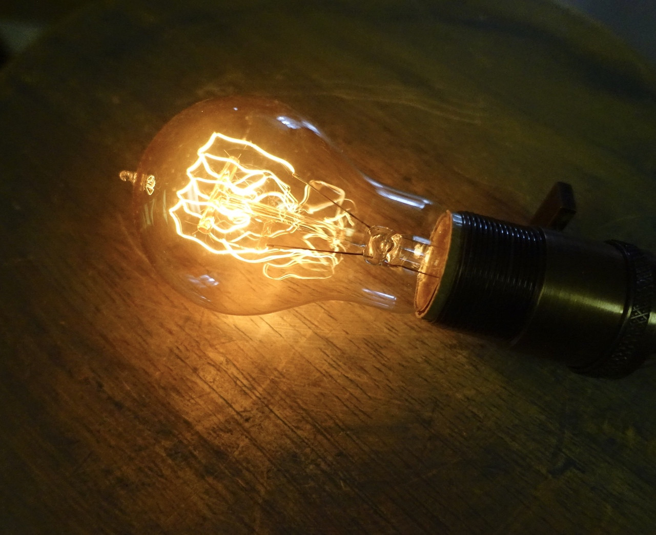New Edison Base Quad Loop Filament Light Bulb 60 Watt Antique Style #LB110