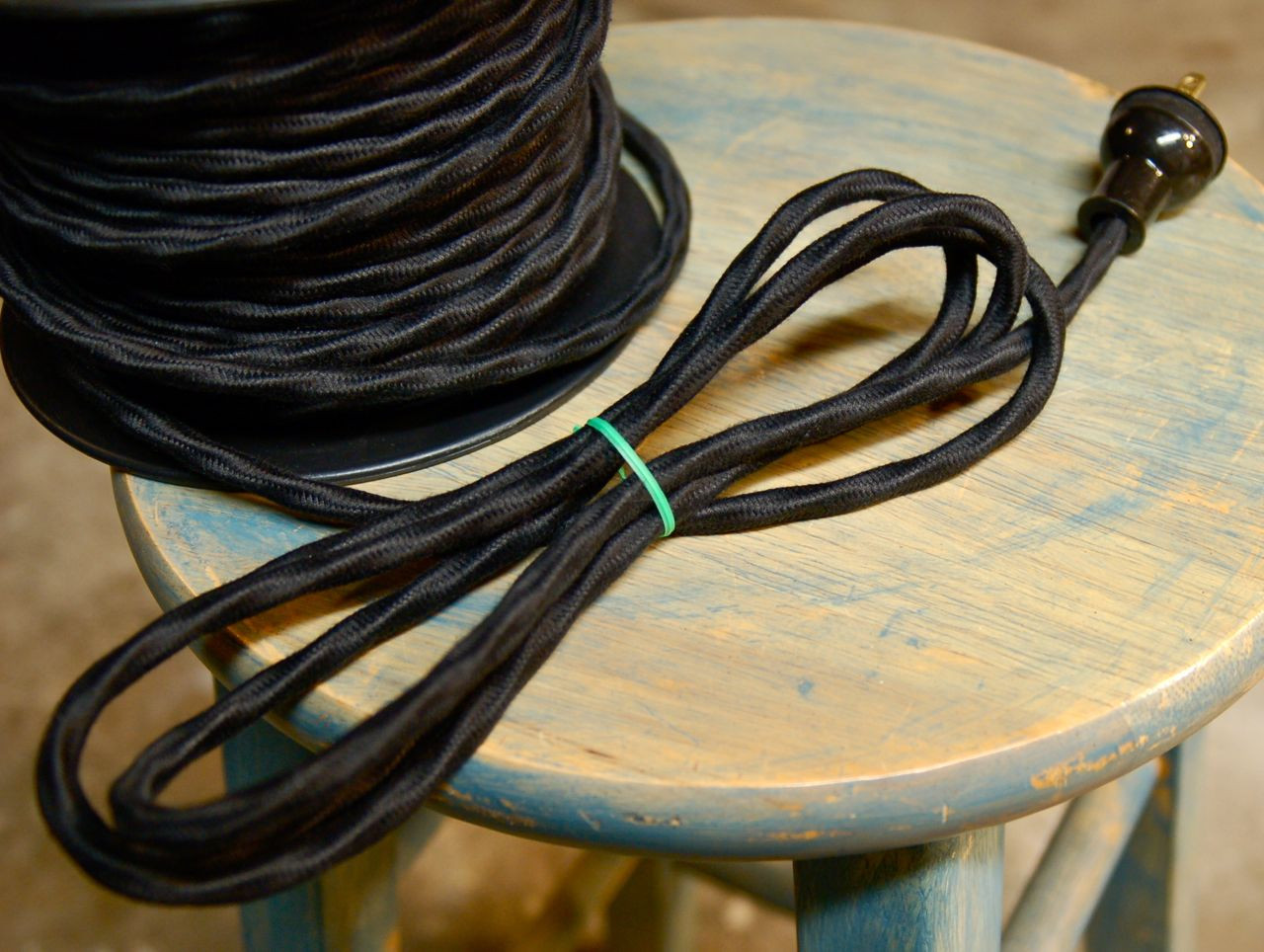 per foot,16 ga BLACK 3-wire,cotton CLOTH covered ac lamp wire 