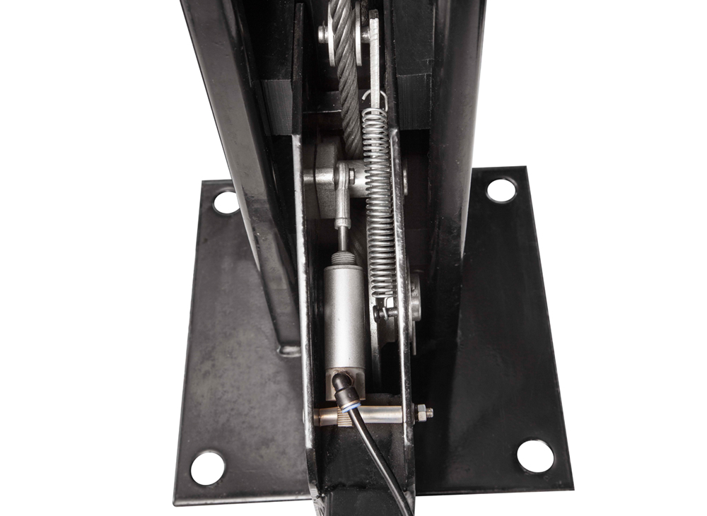 heavy-duty-locking-mechanism-with-airline-cable1.jpg heavy-duty-locking-mechanism-with-airline-cable1.jpg