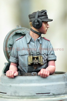 Alpine Miniatures - German Panzer Commander Summer #1 - LAST