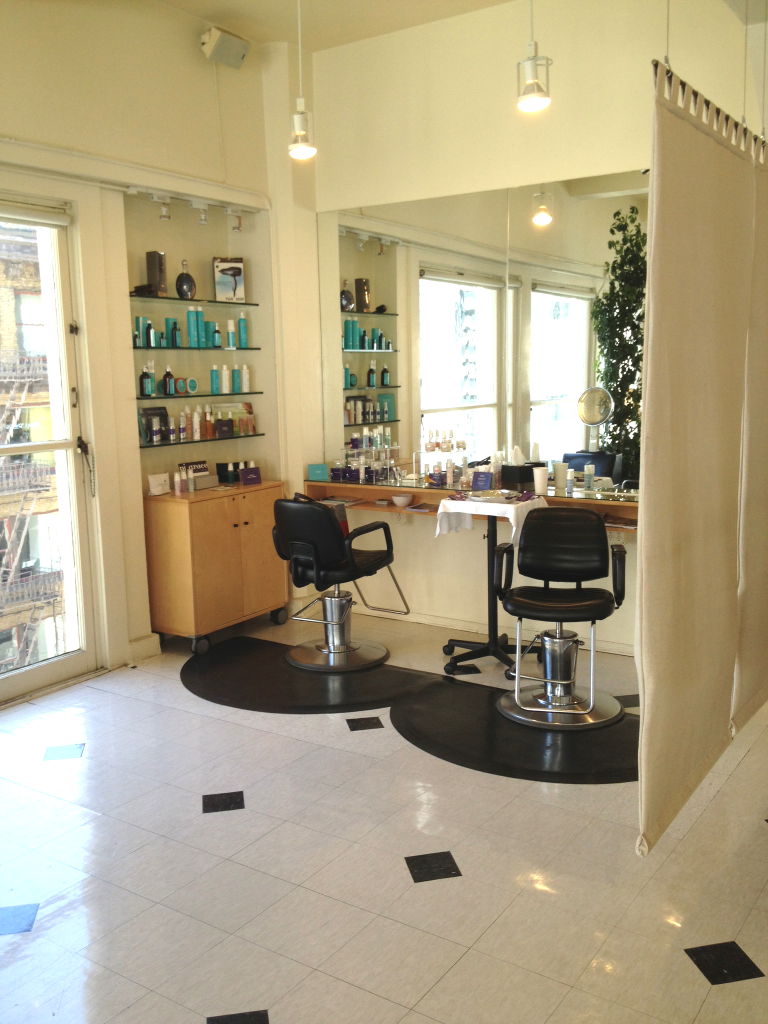 salon4.jpg