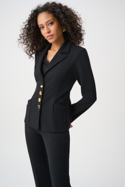 95% Polyester, 5% Spandex
Lined
Our model is 5'9"/175 cm and wears a size 6 / S
Approximate length (size 12): 25" - 64 cm