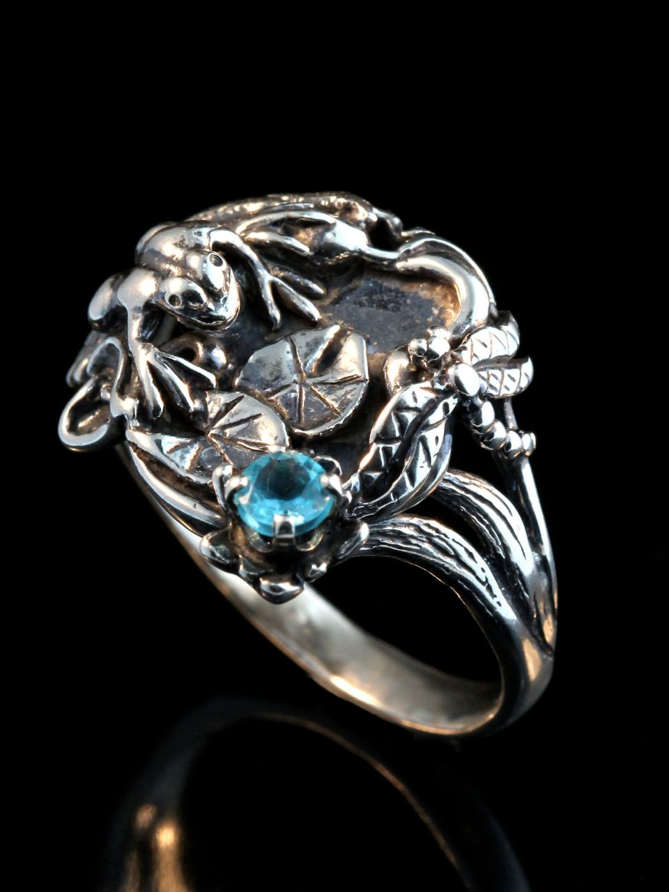 Frog Lily Pond Ring Silver View Jewelry