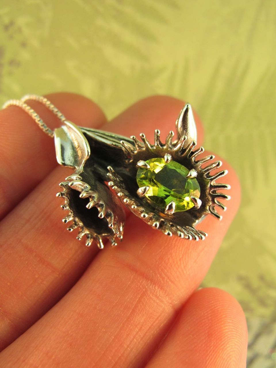 venus flytrap jewelry gem