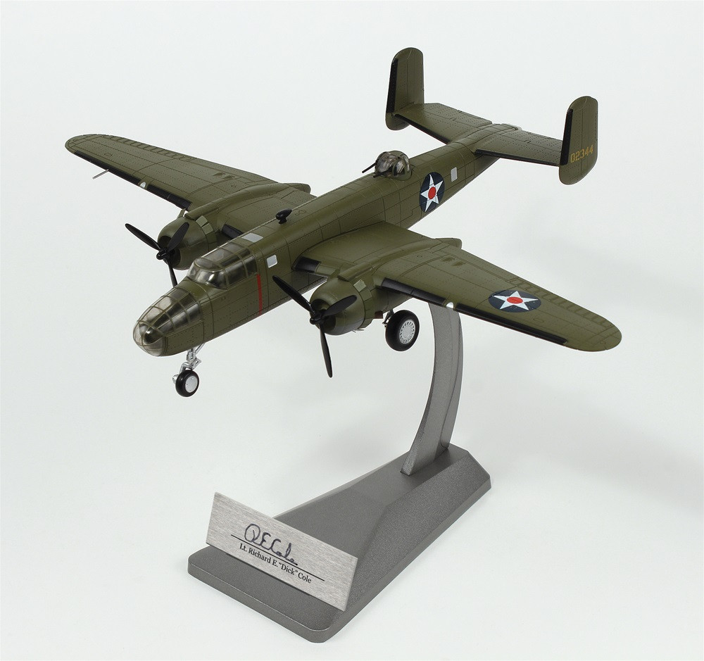 B 25b Mitchell Usaaf 17th Bg Tokyo Raiders 40 2344 Jimmy Doolittle And Richard Cole Signature Edition 1 72 Air Force 1 Af1 0111s B 25b Mitchell Usaaf 17th Bg Tokyo Raiders 40 2344 Jimmy Doolittle And Richard Cole Signature Edition 1 72 Air Force 1 Af1 0111s