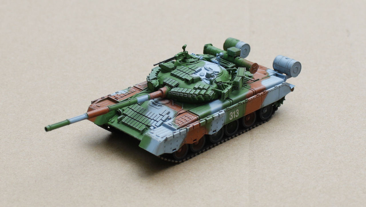 MODELCOLLECT 1/72 RUSSIAN ARMY T-80B TANK  AS72032 T-80 TANK 