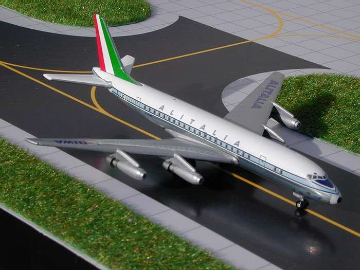 Alitalia (Italy) DC-8, I-DIWA Gemini Diecast Display Model, 1:400