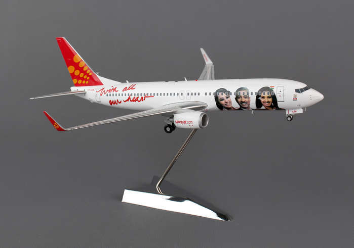 Spicejet B737-800 Gemini Diecast Display Model, 1:200 Gemini 200